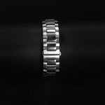 Kép betöltése a Galériamegjelenítőbe, Luxury watch (YA18935): watch bracelet zoomed out
