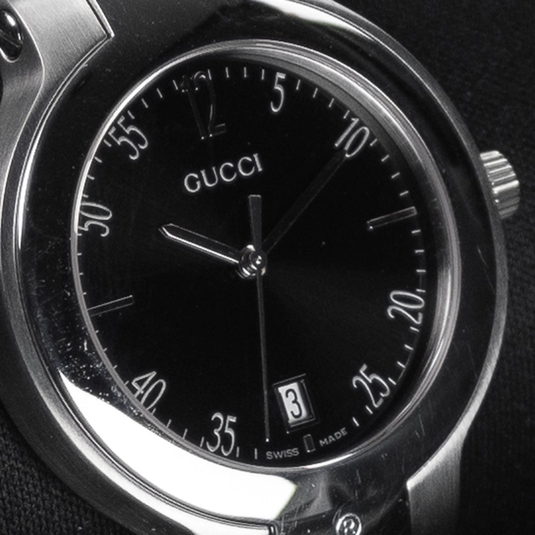 Luxury watch (YA18935): watch face angled view left