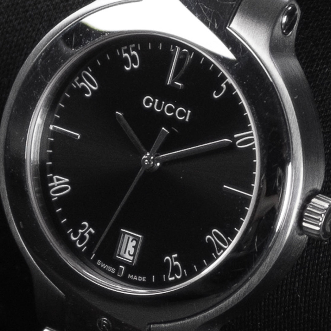 Luxury watch (YA18935): watch face angled view right
