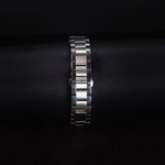 Kép betöltése a Galériamegjelenítőbe, Luxury watch (YA24636): watch bracelet zoomed out
