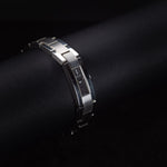 Kép betöltése a Galériamegjelenítőbe, Luxury watch (YA24636): watch face angled view left zoomed out
