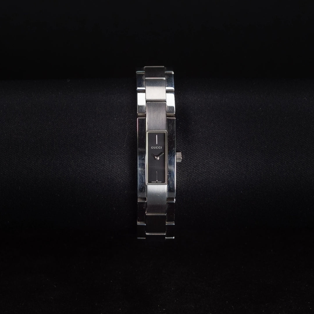 Luxury watch (YA24636): watch face zoomed out