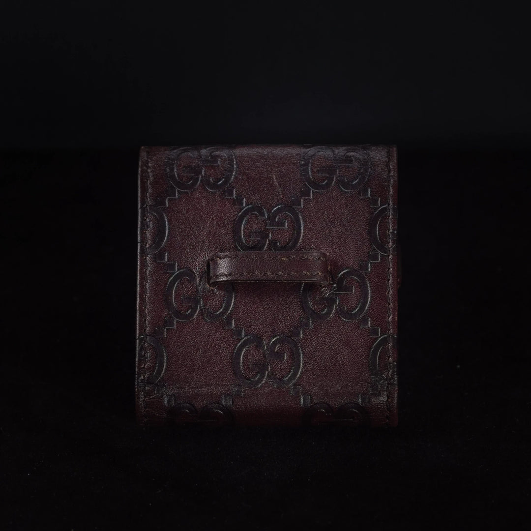 Luxury watch (YC200002): watch bracelet zoomed out