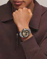 Kép betöltése a Galériamegjelenítőbe, LONGINES L38354326 Conquest Chronograph Karóra
