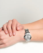 Kép betöltése a Galériamegjelenítőbe, LONGINES L33764766 Conquest Karóra
