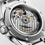 Kép betöltése a Galériamegjelenítőbe, LONGINES L34304996 Conquest Karóra

