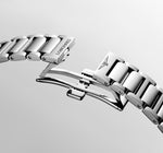 Kép betöltése a Galériamegjelenítőbe, LONGINES L38604126 CONQUEST Karóra
