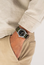 Kép betöltése a Galériamegjelenítőbe, HAMILTON H69401930 Khaki Field Karóra
