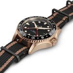 Kép betöltése a Galériamegjelenítőbe, HAMILTON H82565930 Khaki Navy Scuba Automatic GMT Karóra
