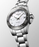 Kép betöltése a Galériamegjelenítőbe, LONGINES L33704876 HydroConquest Karóra
