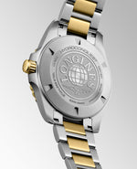 Kép betöltése a Galériamegjelenítőbe, LONGINES L37693567 HYDROCONQUEST Karóra
